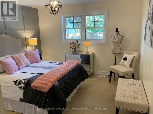 225 Henrietta Street, Fort Erie (Central), ON - Indoor Photo Showing Bedroom