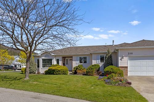 390 Mctavish Crescent, Kelowna, BC - Outdoor With Facade