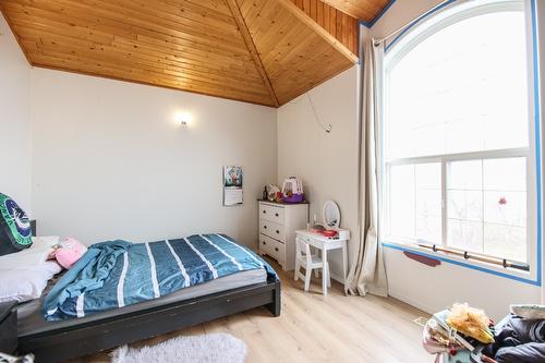 384 19 Road, Oliver, BC - Indoor Photo Showing Bedroom
