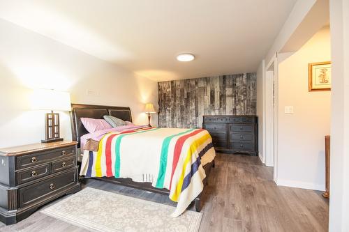 384 19 Road, Oliver, BC - Indoor Photo Showing Bedroom