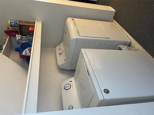 5-2401 12Th Street, Cranbrook, BC - Indoor Photo Showing Laundry Room