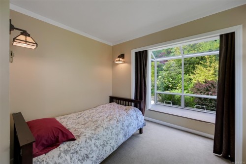 4955 Cordova Bay Rd, Saanich, BC 