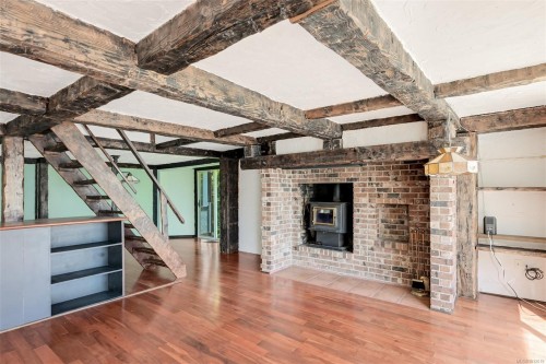 4955 Cordova Bay Rd, Saanich, BC 