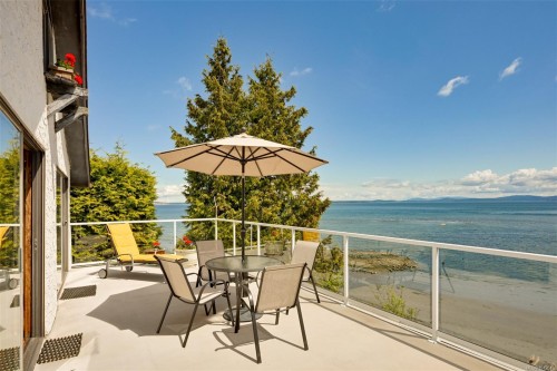 4955 Cordova Bay Rd, Saanich, BC 