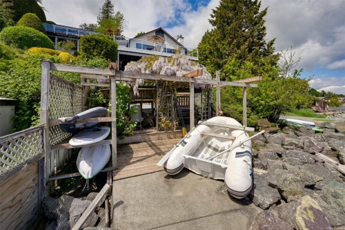 4955 Cordova Bay Rd, Saanich, BC 