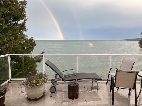 4955 Cordova Bay Rd, Saanich, BC 