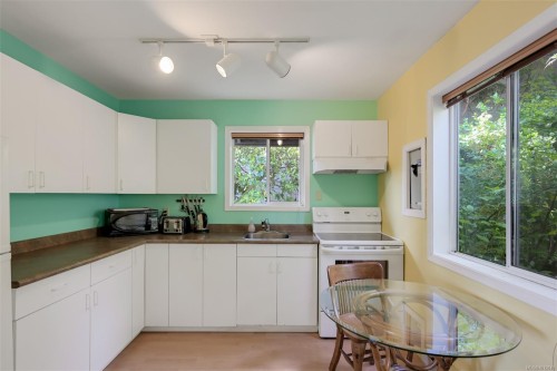 4955 Cordova Bay Rd, Saanich, BC 