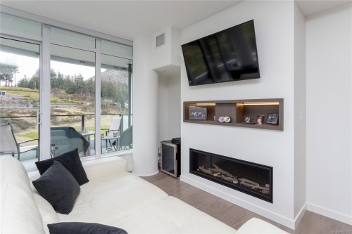 915-2000 Hannington Rd, Langford, BC - Indoor Photo Showing Living Room With Fireplace