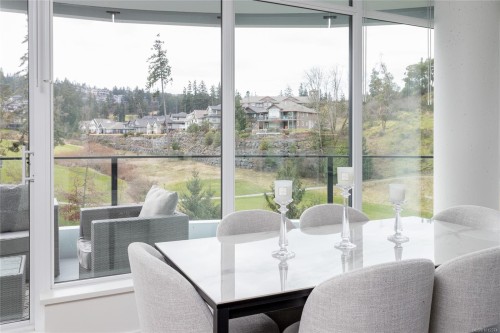 915-2000 Hannington Rd, Langford, BC - Indoor