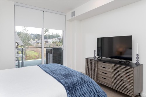 915-2000 Hannington Rd, Langford, BC - Indoor Photo Showing Bedroom