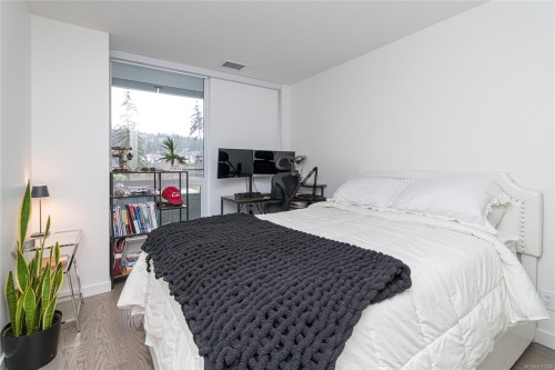 915-2000 Hannington Rd, Langford, BC - Indoor Photo Showing Bedroom