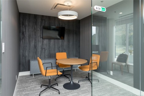 915-2000 Hannington Rd, Langford, BC - Indoor