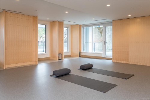 915-2000 Hannington Rd, Langford, BC - Indoor Photo Showing Other Room