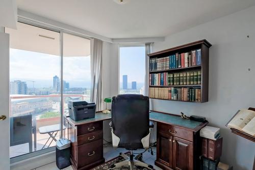 1103-1160 Sunset Drive, Kelowna, BC - Indoor Photo Showing Office