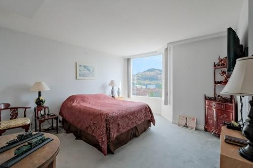 1103-1160 Sunset Drive, Kelowna, BC - Indoor Photo Showing Bedroom