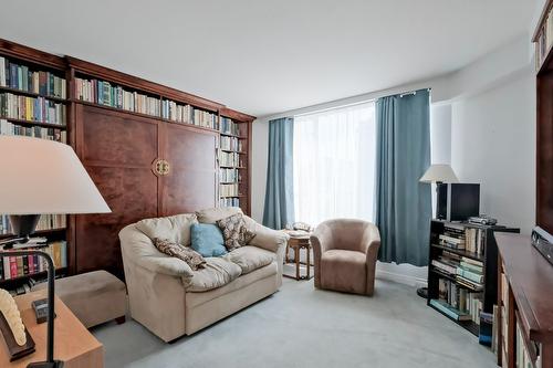 1103-1160 Sunset Drive, Kelowna, BC - Indoor