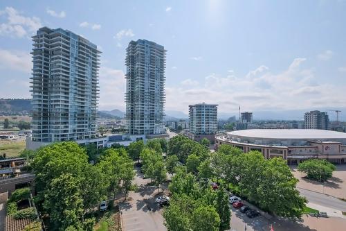 1103-1160 Sunset Drive, Kelowna, BC - Outdoor With Facade