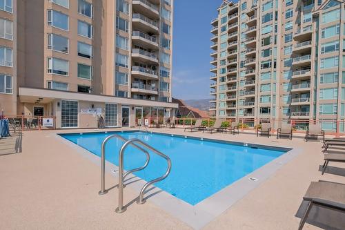 1103-1160 Sunset Drive, Kelowna, BC - Outdoor With In Ground Pool
