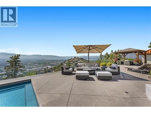 994 Skeena Drive, Kelowna, BC - Outdoor With In Ground Pool