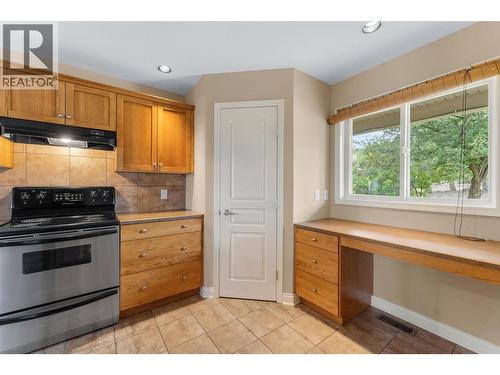 5147 Silverado Place, Kelowna, BC - Indoor Photo Showing Kitchen