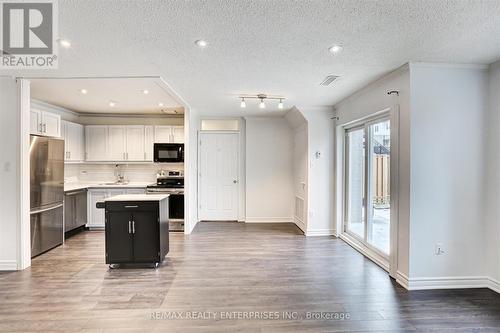 110 - 2001 Bonnymede Drive, Mississauga, ON - Indoor Photo Showing Kitchen
