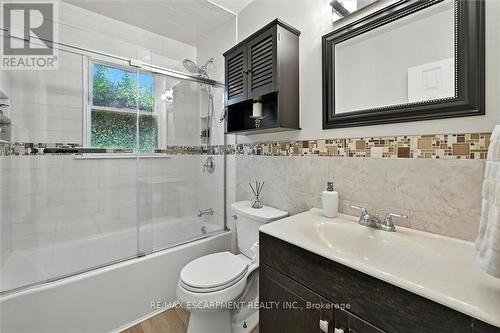 8554 Haldibrook Road, Hamilton, ON - Indoor Photo Showing Bathroom