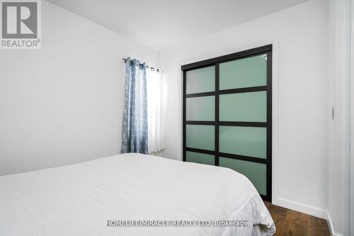 101 River Road E, Wasaga Beach, ON - Indoor Photo Showing Bedroom