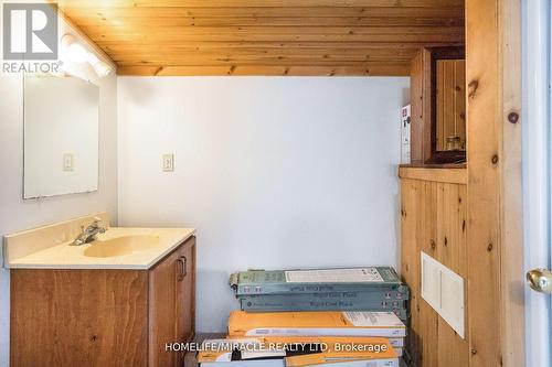 101 River Road E, Wasaga Beach, ON - Indoor Photo Showing Bathroom