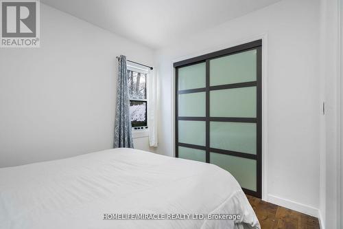 101 River Road E, Wasaga Beach, ON - Indoor Photo Showing Bedroom