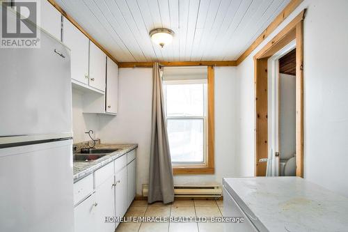 101 River Road E, Wasaga Beach, ON - Indoor Photo Showing Kitchen With Double Sink