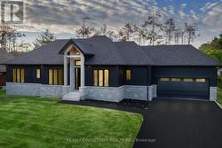 32 ALPINE WAY  Oro-Medonte, ON L0L 2L0