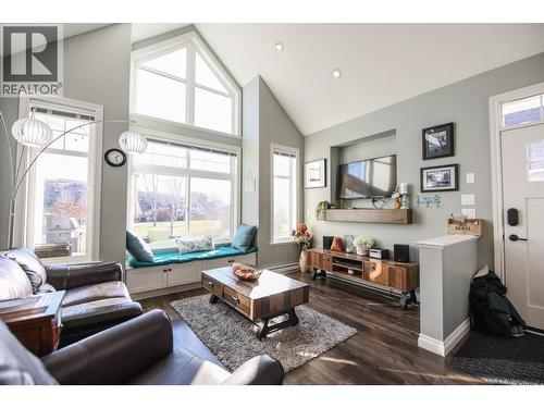 2450 Radio Tower Road Unit# 115, Oliver, BC - Indoor Photo Showing Living Room