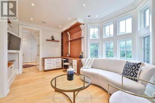 33 Stratheden Road, Toronto, ON - Indoor Photo Showing Living Room