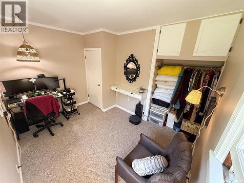 114 1St Street W, Frontier, SK - Indoor Photo Showing Office