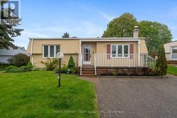 18 THE COVE ROAD  Clarington, ON L1B 1B9
