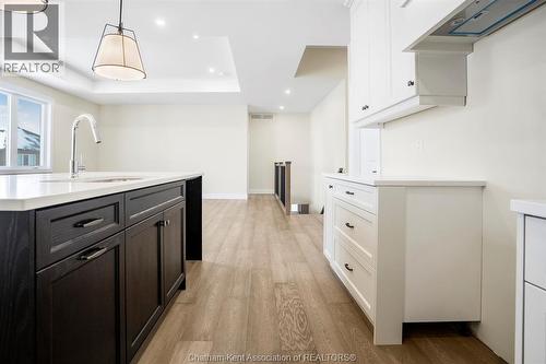 48 Cherry Blossom Trail, Chatham, ON - Indoor Photo Showing Kitchen