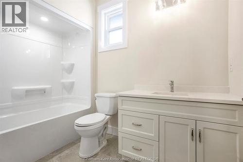 48 Cherry Blossom Trail, Chatham, ON - Indoor Photo Showing Bathroom