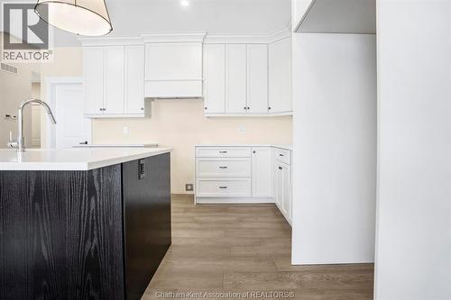 48 Cherry Blossom Trail, Chatham, ON - Indoor Photo Showing Kitchen