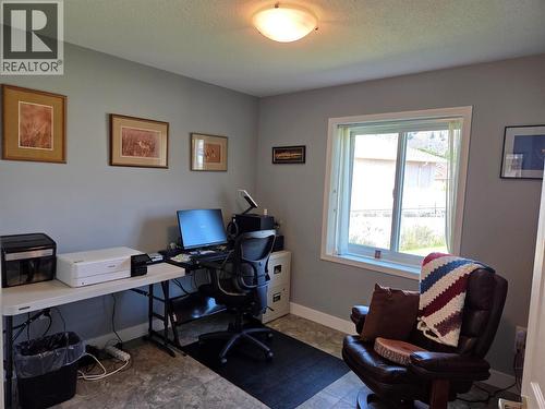 515 Vanderlinde Drive, Keremeos, BC - Indoor Photo Showing Office