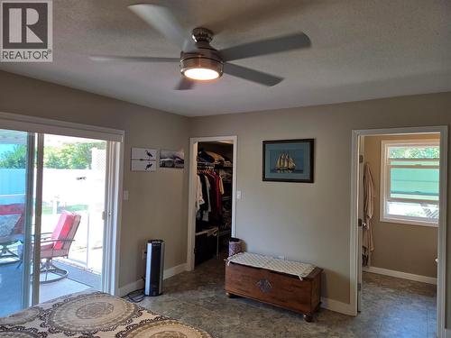 515 Vanderlinde Drive, Keremeos, BC - Indoor