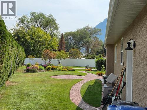 515 Vanderlinde Drive, Keremeos, BC - Outdoor