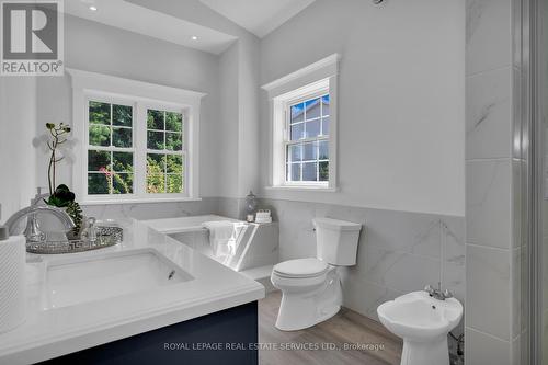 199 Niagara Street, Niagara-On-The-Lake, ON - Indoor Photo Showing Bathroom