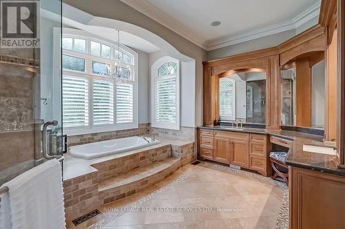 2319 Kilbride Street, Burlington, ON - Indoor Photo Showing Bathroom