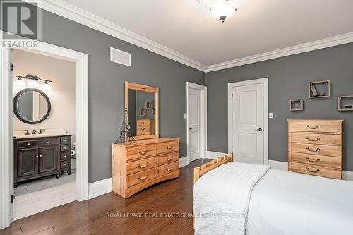 2319 Kilbride Street, Burlington, ON - Indoor Photo Showing Bedroom