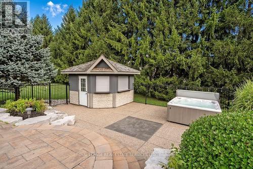 2319 Kilbride Street, Burlington, ON - Outdoor