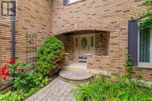 1745 Bridewell Court, Mississauga, ON - Outdoor