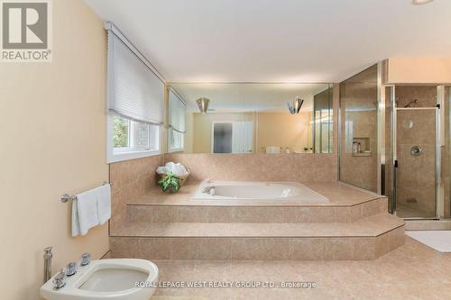 1745 Bridewell Court, Mississauga, ON - Indoor Photo Showing Bathroom