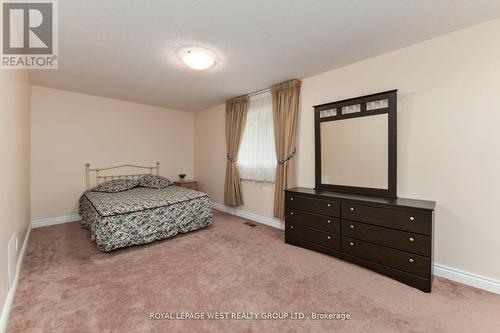 1745 Bridewell Court, Mississauga, ON - Indoor Photo Showing Bedroom