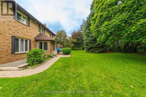 1745 Bridewell Court, Mississauga, ON - Outdoor