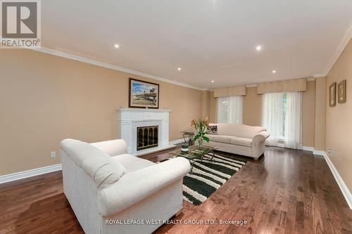 1745 Bridewell Court, Mississauga, ON - Indoor Photo Showing Living Room With Fireplace
